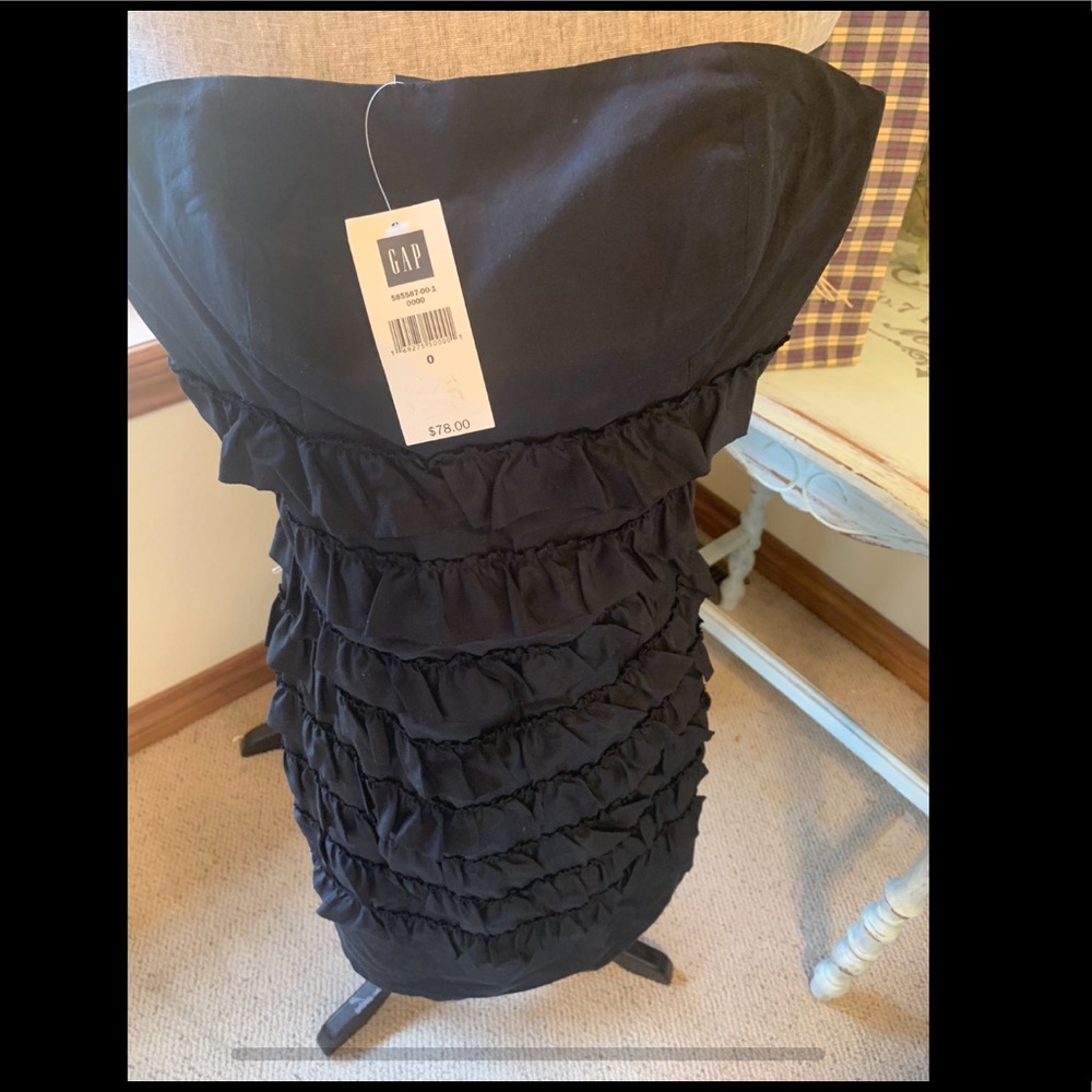 Strapless black ruffled simi formal / casual dress